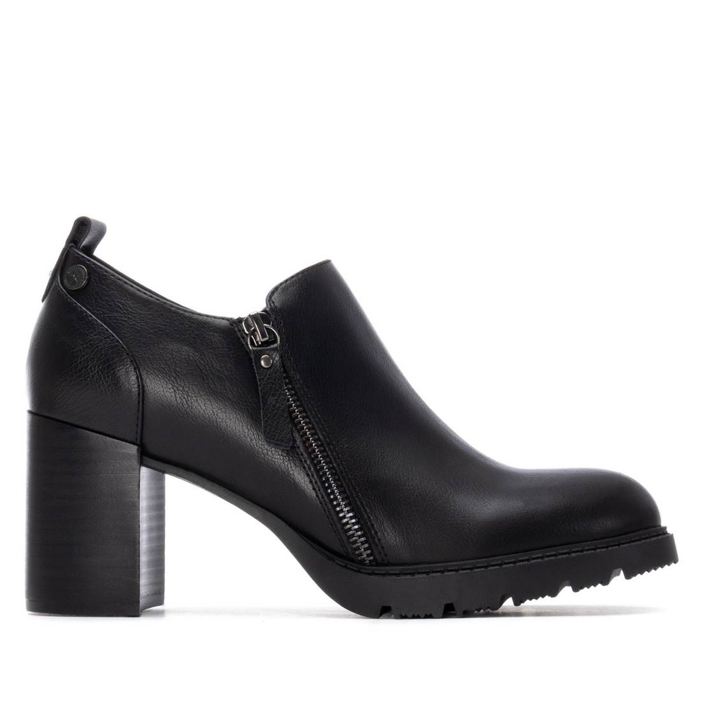 144301 / XTI / NEGRO / CAJA DE 8 PARES