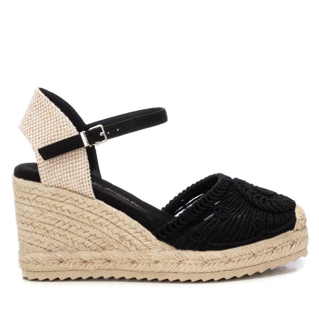 143845 / XTI / NEGRO / CAJA DE 8 PARES