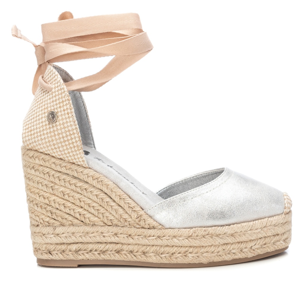142873 / XTI / ZAPATO SRA C. PLATA / 8 PARES