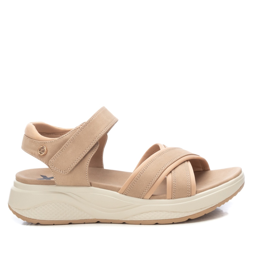 142720 / XTI / BEIGE / 8 PARES