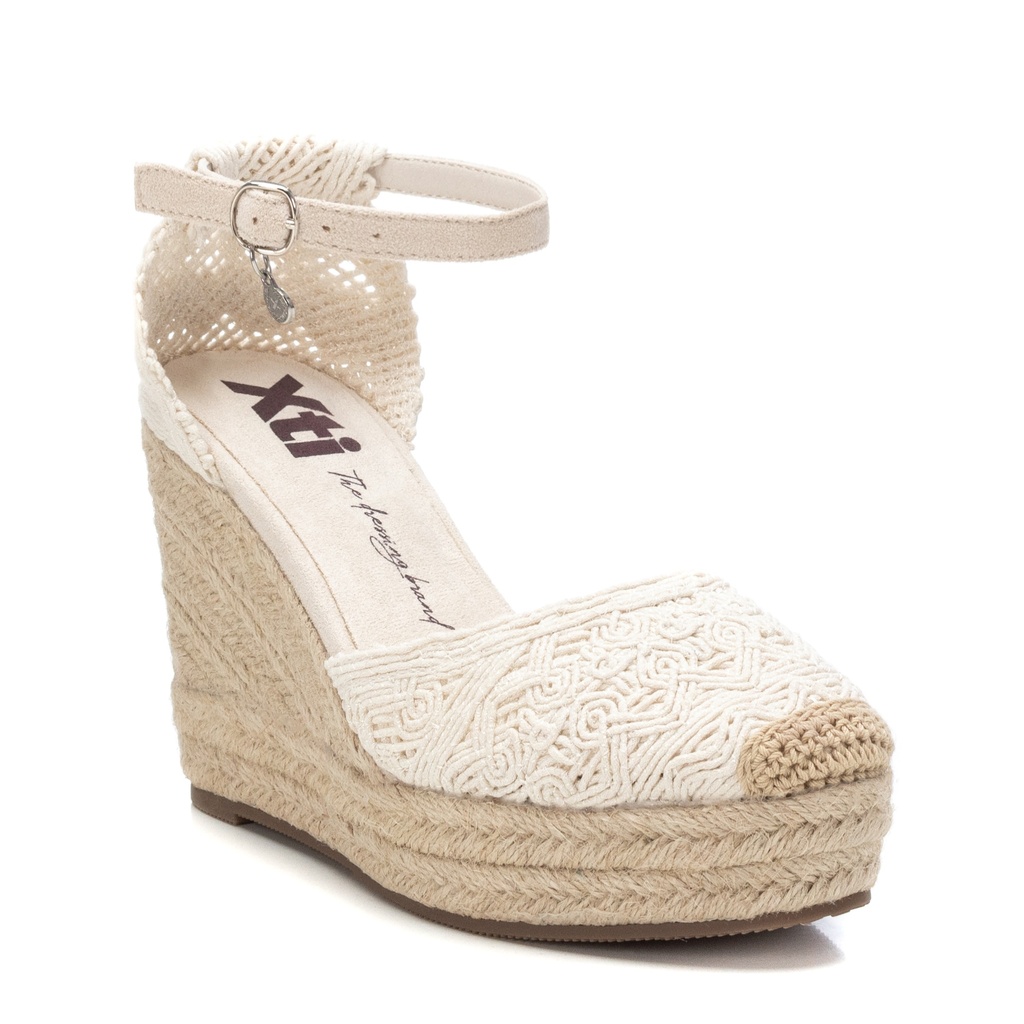 143973 / XTI / BEIGE / 8 PARES