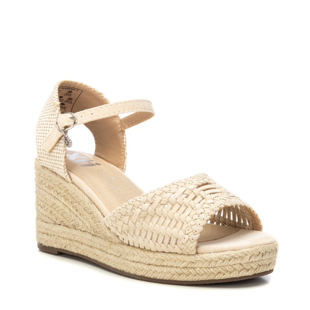 143975 / XTI / BEIGE / 8 PARES